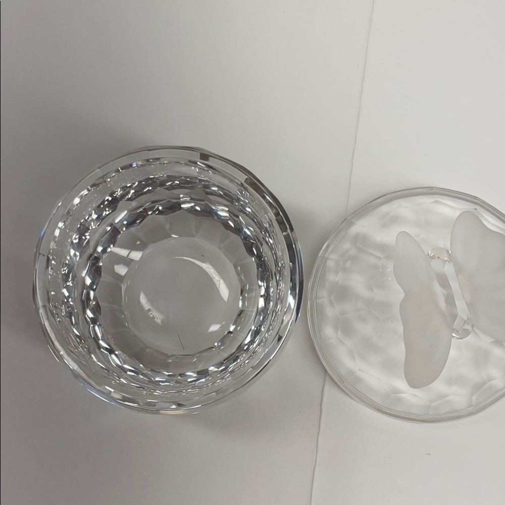 Swarovski Faceted Crystal Trinket Box with Butterfly Lid - Picture 3 of 4